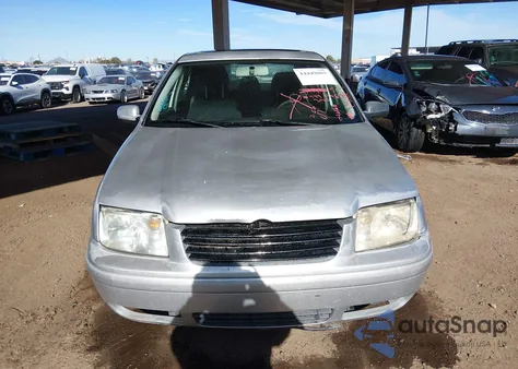 2000 Volkswagen Jetta Gls z USA, uszkodzony, nr VIN 3VWSA29M2YM046166